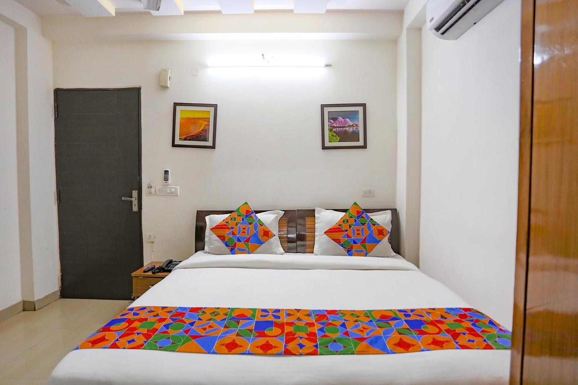 Fabexpress The Paradise - Nr Apollo Hospital 3* New Delhi