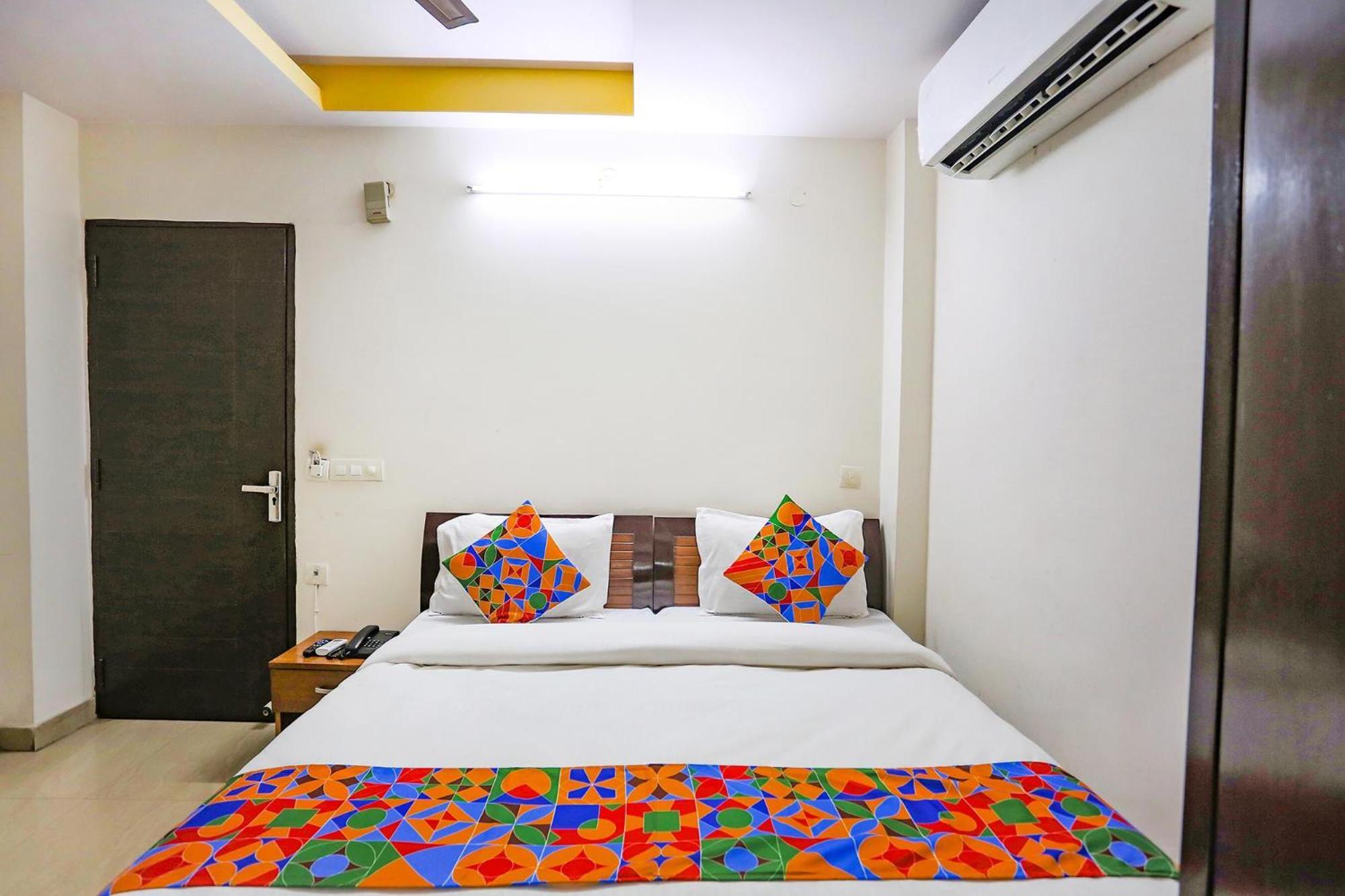 Fabexpress The Paradise - Nr Apollo Hospital Hotel New Delhi